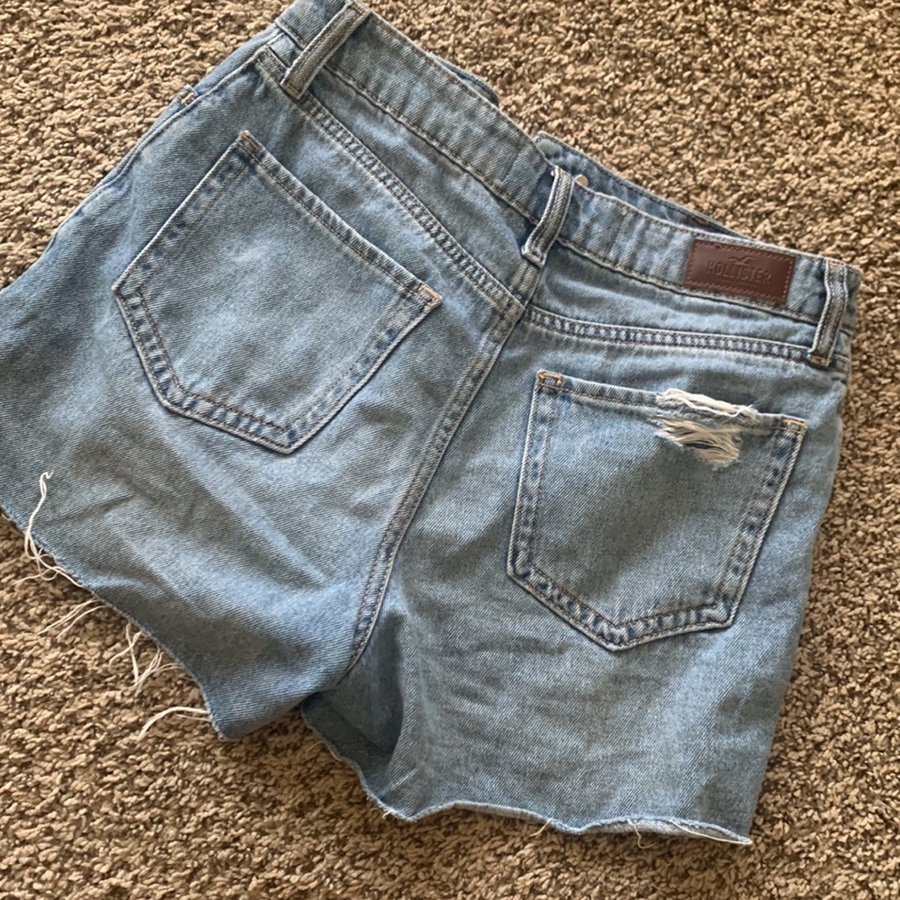 Hollister jean shorts - Picture 2 of 2